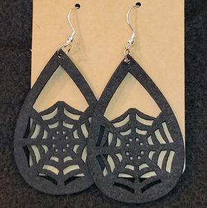 Leather Halloween spiderweb earrings NWOT